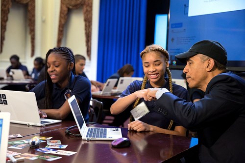 Obama viết mã code để chứng minh ai cũng có thể lập trình.